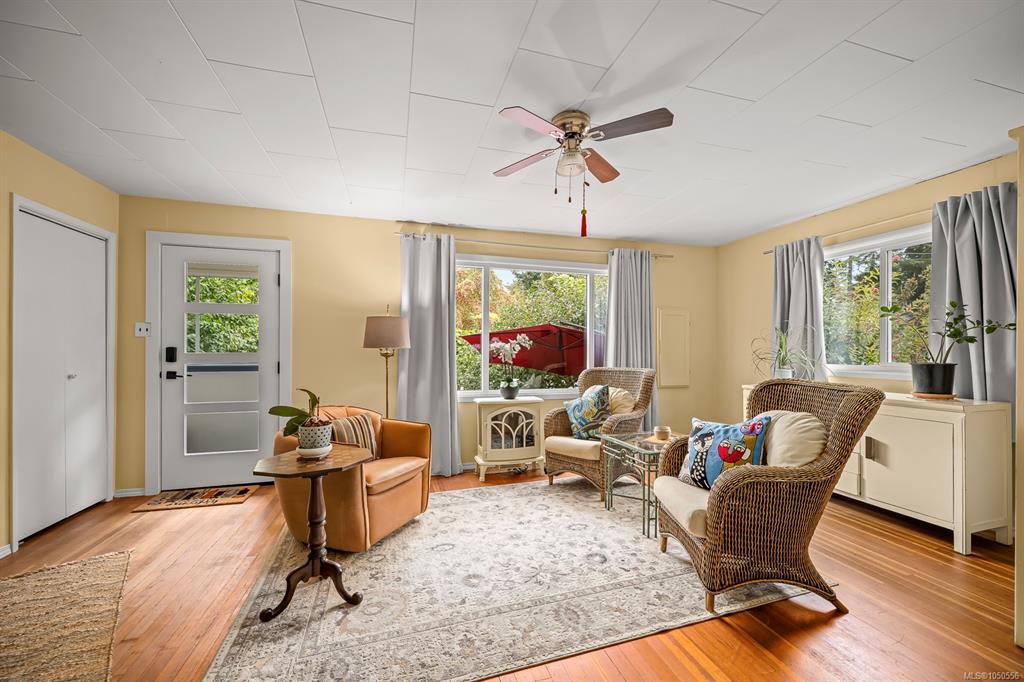 Fourth View of 836 3rd St, Courtenay, BC, V9N 1G1