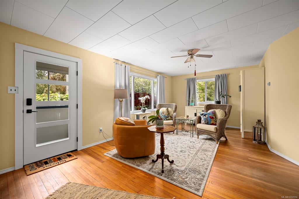 Fifth View of 836 3rd St, Courtenay, BC, V9N 1G1