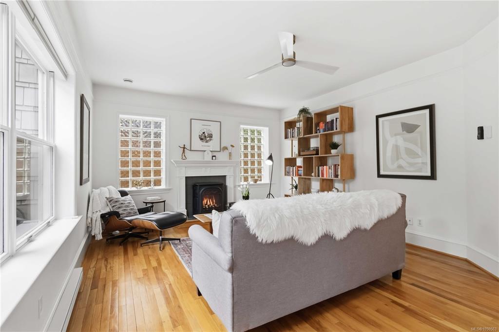 Fourth View of 1353 Grant St, Victoria, BC, V8R 1M2