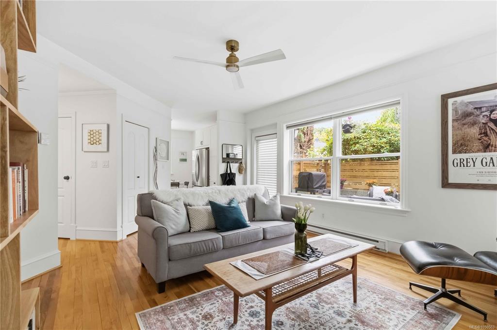 Fifth View of 1353 Grant St, Victoria, BC, V8R 1M2