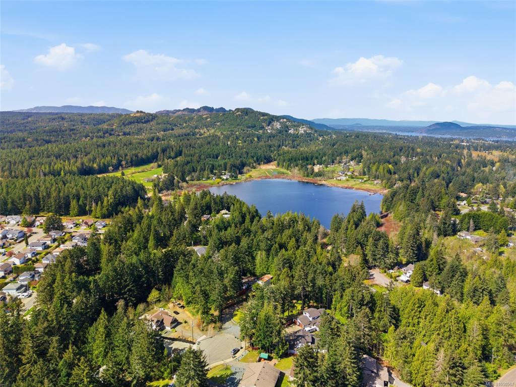 Third View of 69 Lake Pl, Nanaimo, BC, V9T 5S1