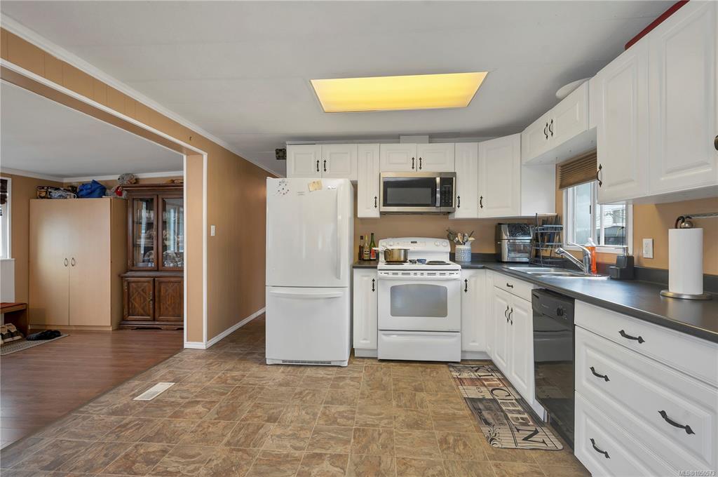 Third View of 951 Homewood Rd, Campbell River, BC, V9W 3N7