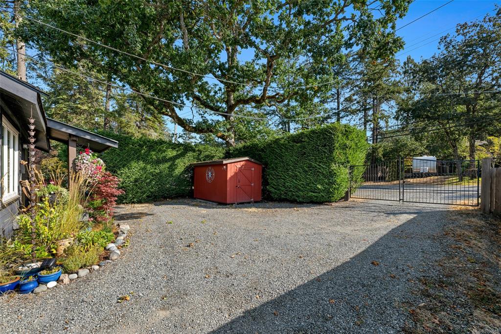 Fourth View of 4826 West Saanich Rd, Saanich, BC, V8Z 3H5