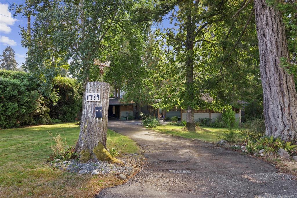 Third View of 1719 Centennial Ave E, Comox, BC, V9M 2W3