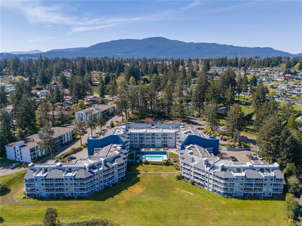 2562 Departure Bay Rd, 1050595, BC,