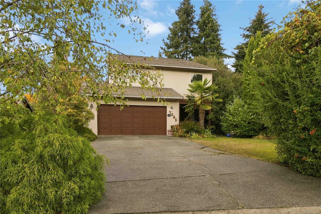 Fifth View of 4095 Beam Cres, Saanich, BC, V8N 5Y7