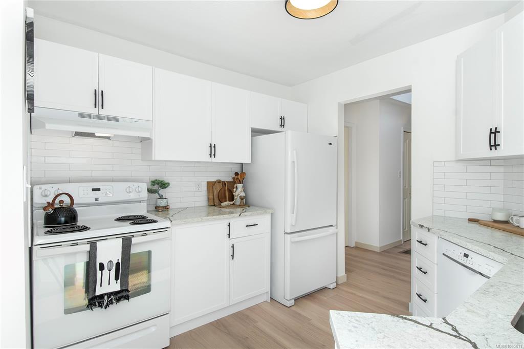 Third View of 300 St Anns Rd, Campbell River, BC, V9W 4C6