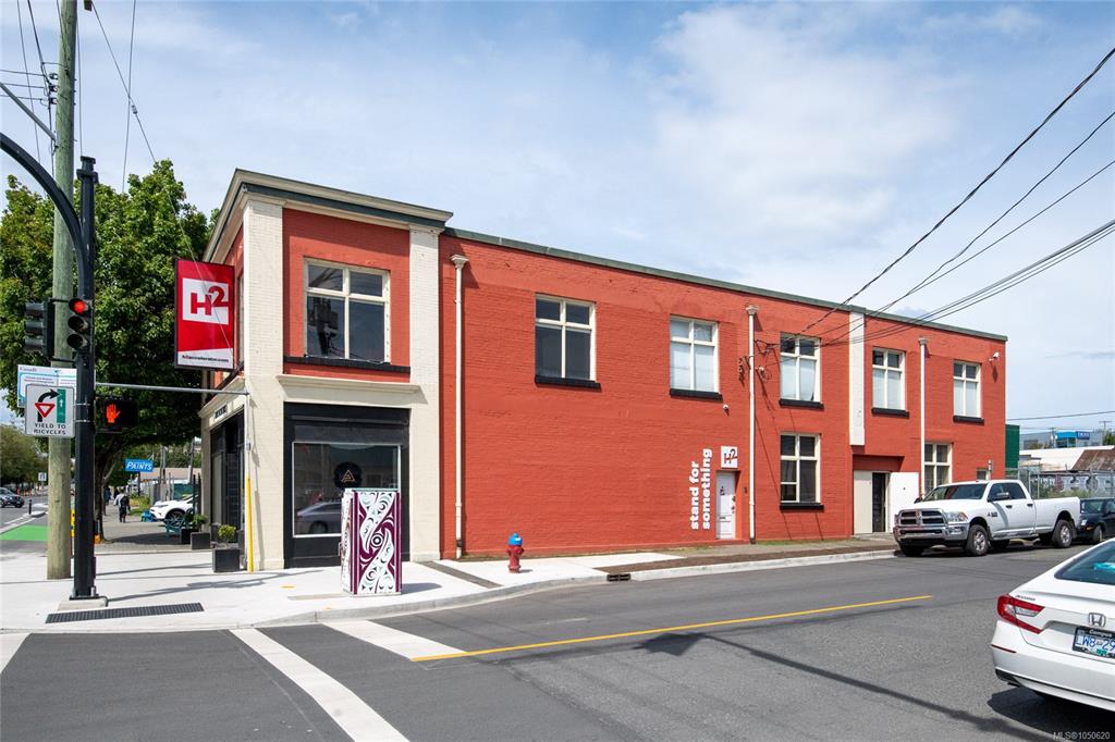 Third View of 2101 Government St, Victoria, BC, V8T 4P2