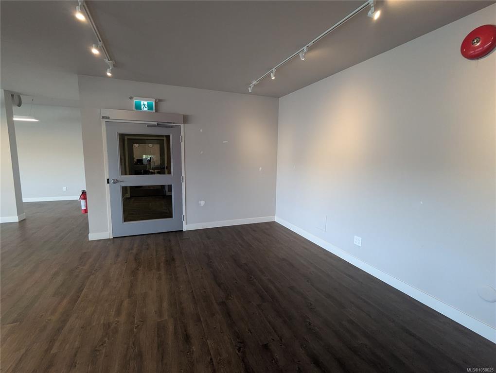 Fourth View of 3301 Douglas St, Saanich, BC, V8Z 3L2