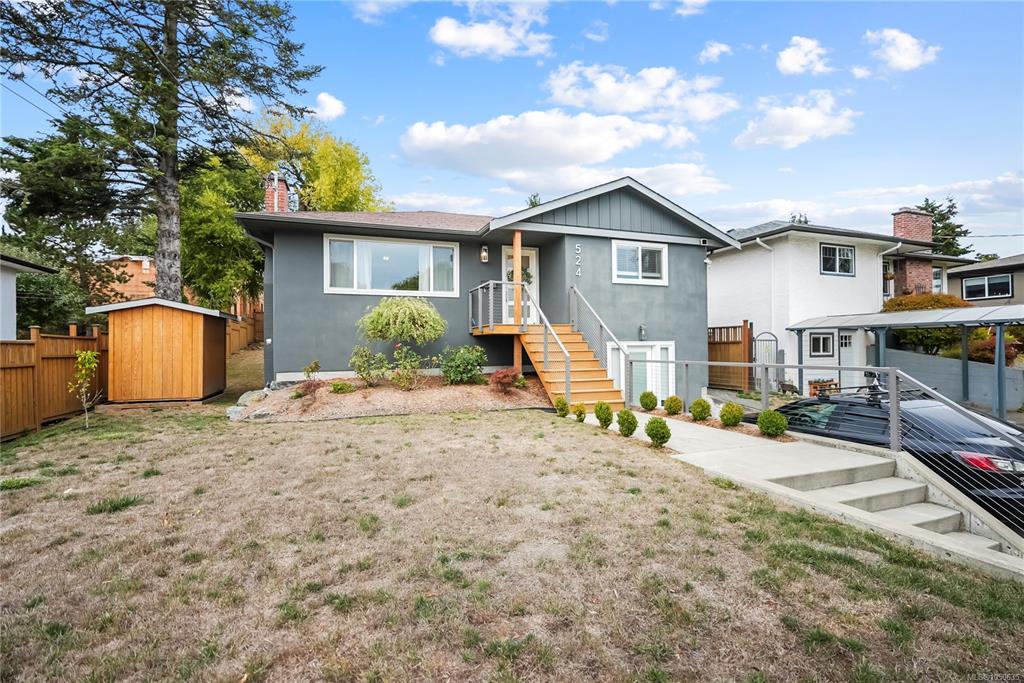 Second View of 524 Warren Ave, Saanich, BC, V8Z 2J5