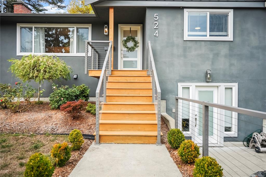 Third View of 524 Warren Ave, Saanich, BC, V8Z 2J5
