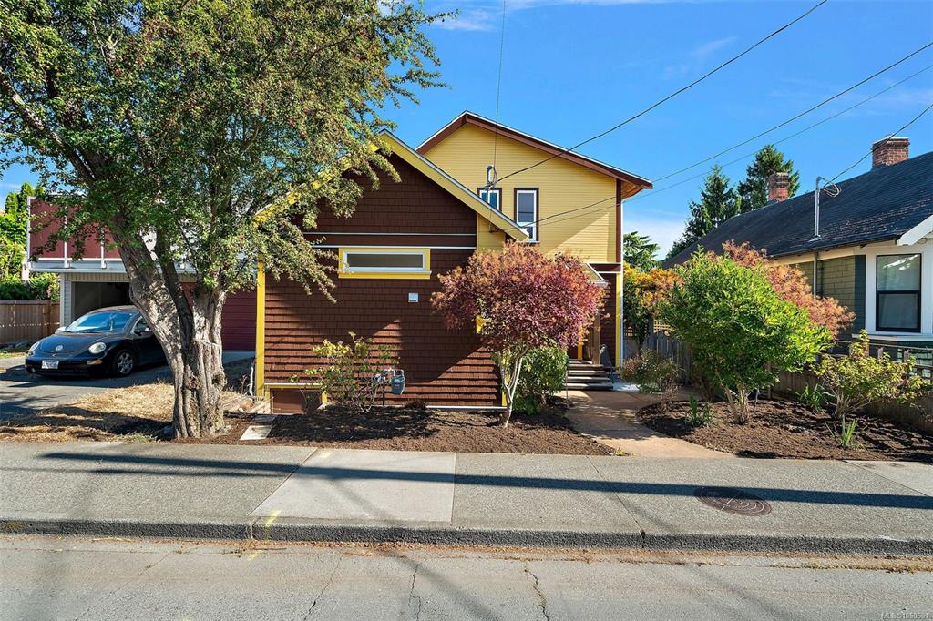 Second View of 149 St Lawrence St, Victoria, BC, V8V 1X9
