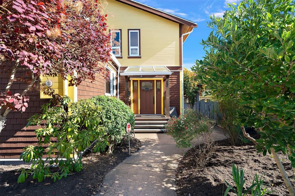 Third View of 149 St Lawrence St, Victoria, BC, V8V 1X9