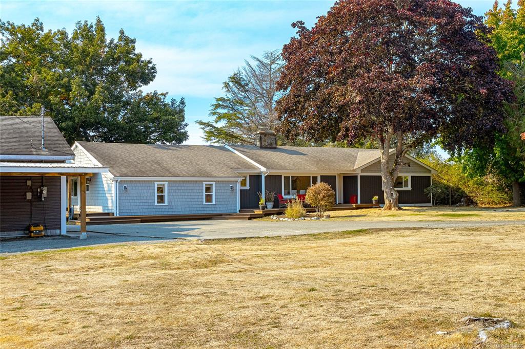 Third View of 6390 Welch Rd, Central Saanich, BC, V8M 1W7