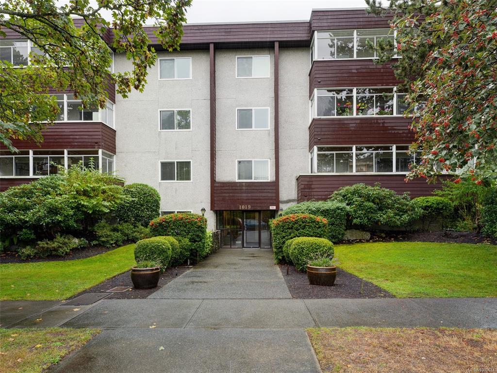 Main View of 1019 Mcclure St, Victoria, BC, V8V 3G1