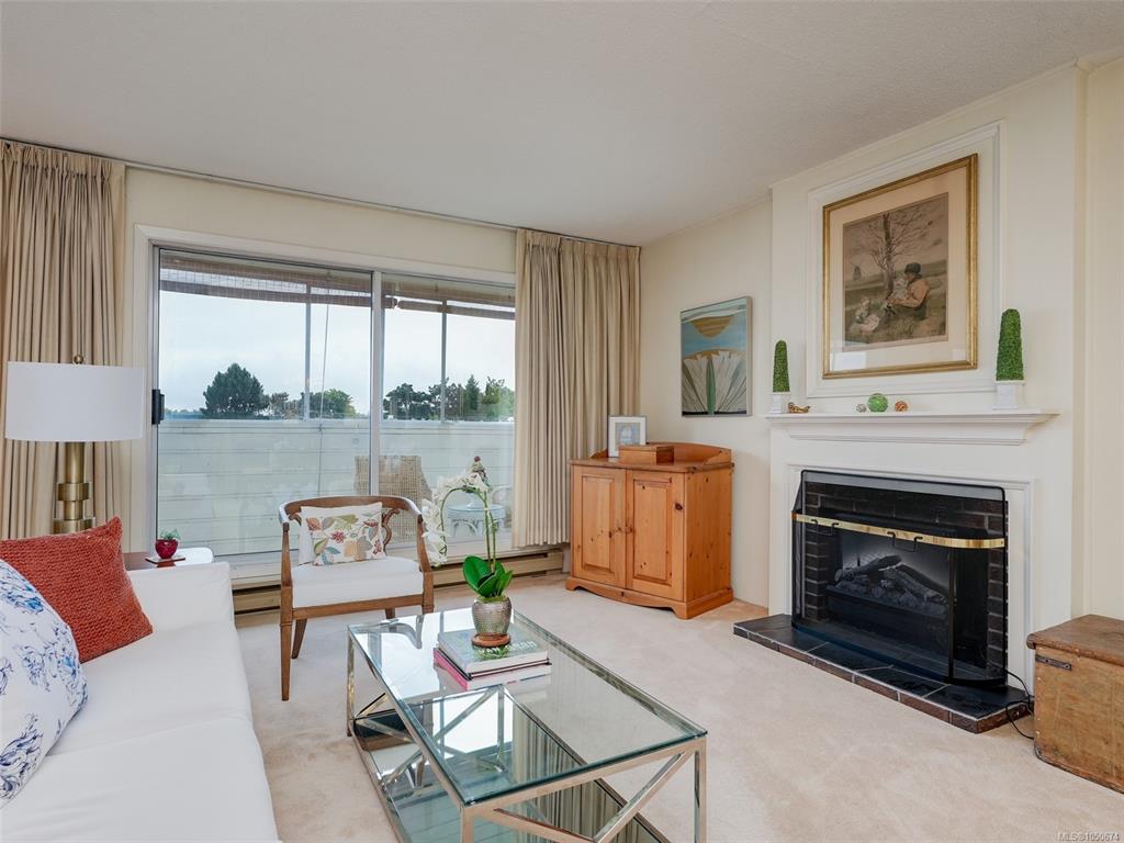Fifth View of 1019 Mcclure St, Victoria, BC, V8V 3G1