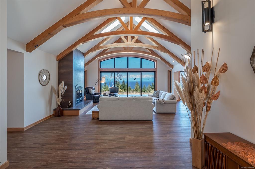 573 Horseshoe Rd, 1050689, BC,
