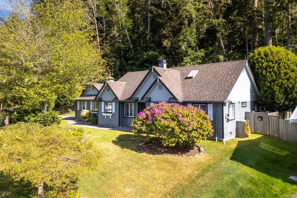 Third View of 7201 Austins Pl, Sooke, BC, V9Z 0T1