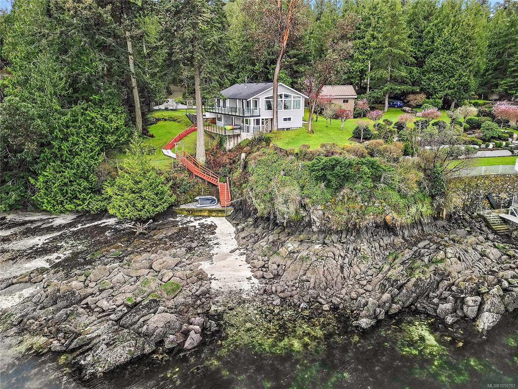 Third View of 976 Lands End Rd, North Saanich, BC, V8L 5L3