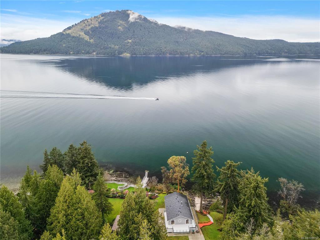 Fourth View of 976 Lands End Rd, North Saanich, BC, V8L 5L3