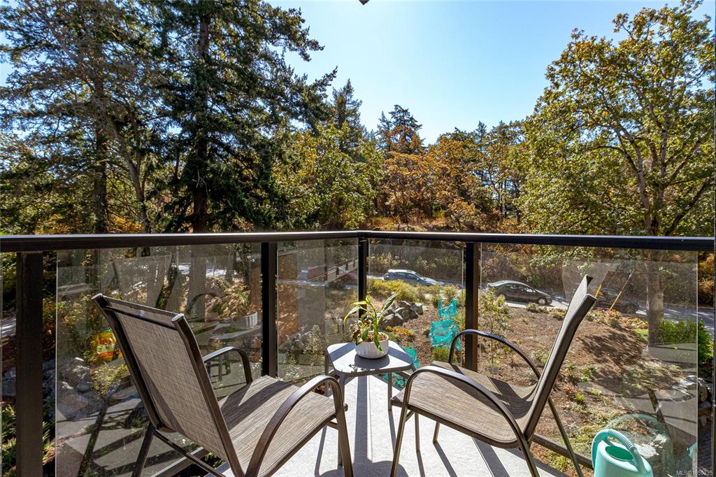 Main View of 991 Mckenzie Ave, OTTO, Saanich, BC, V8X 0B5