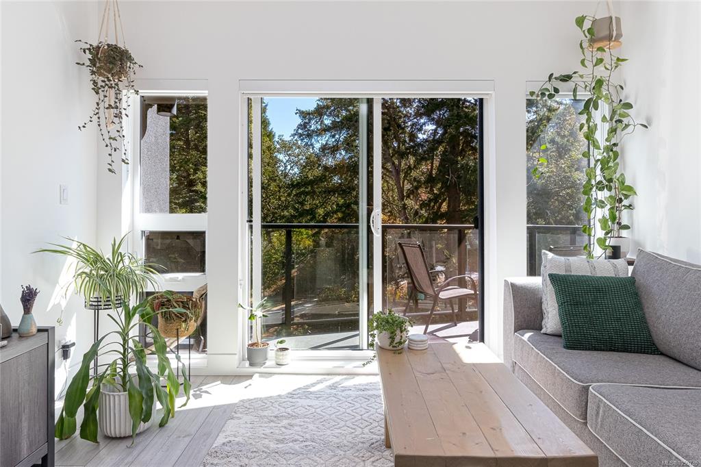 Fourth View of 991 Mckenzie Ave, OTTO, Saanich, BC, V8X 0B5