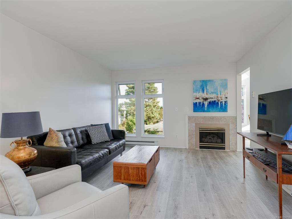 Third View of 837 Selkirk Ave, Esquimalt, BC, V9A 2T7