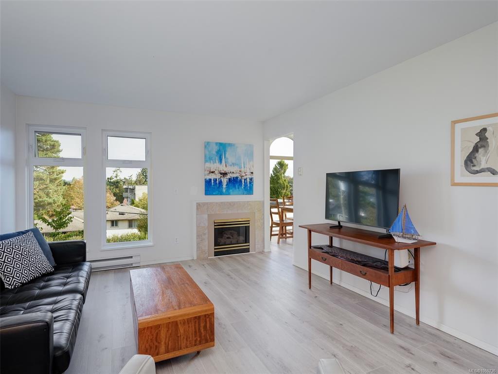 Fourth View of 837 Selkirk Ave, Esquimalt, BC, V9A 2T7