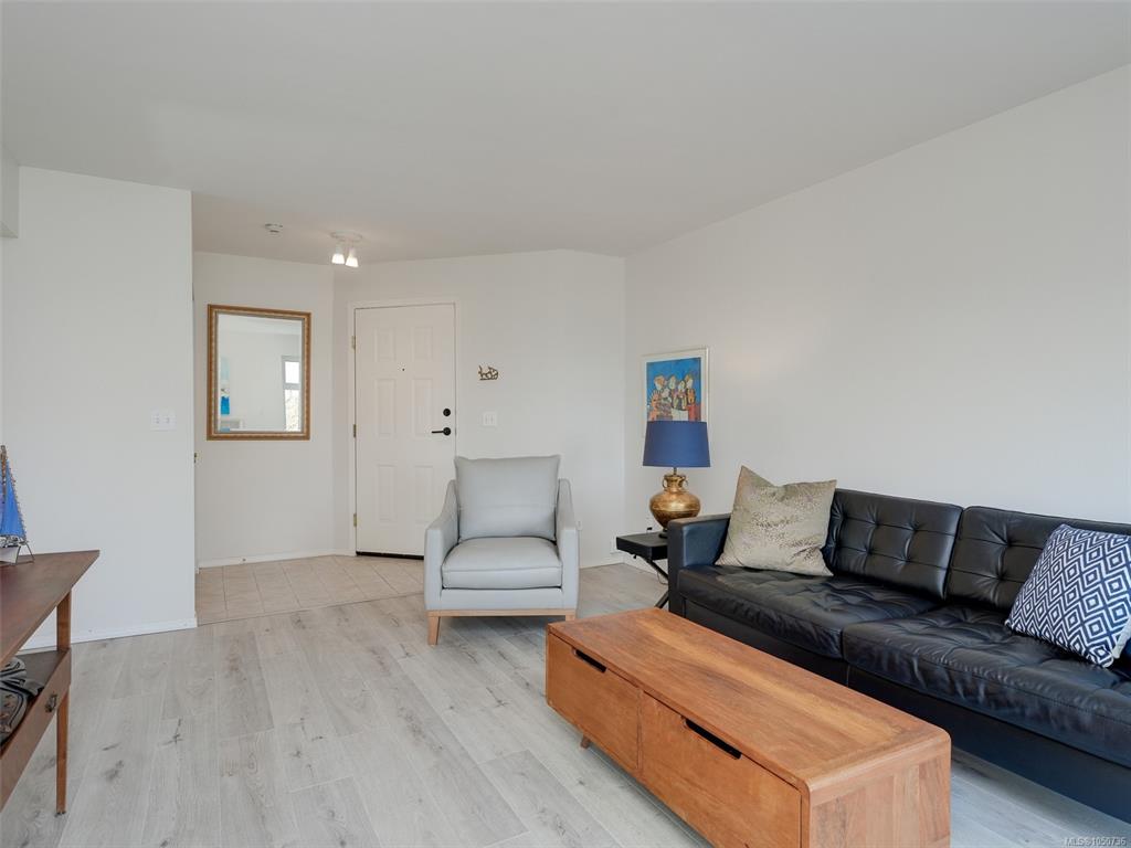 Fifth View of 837 Selkirk Ave, Esquimalt, BC, V9A 2T7