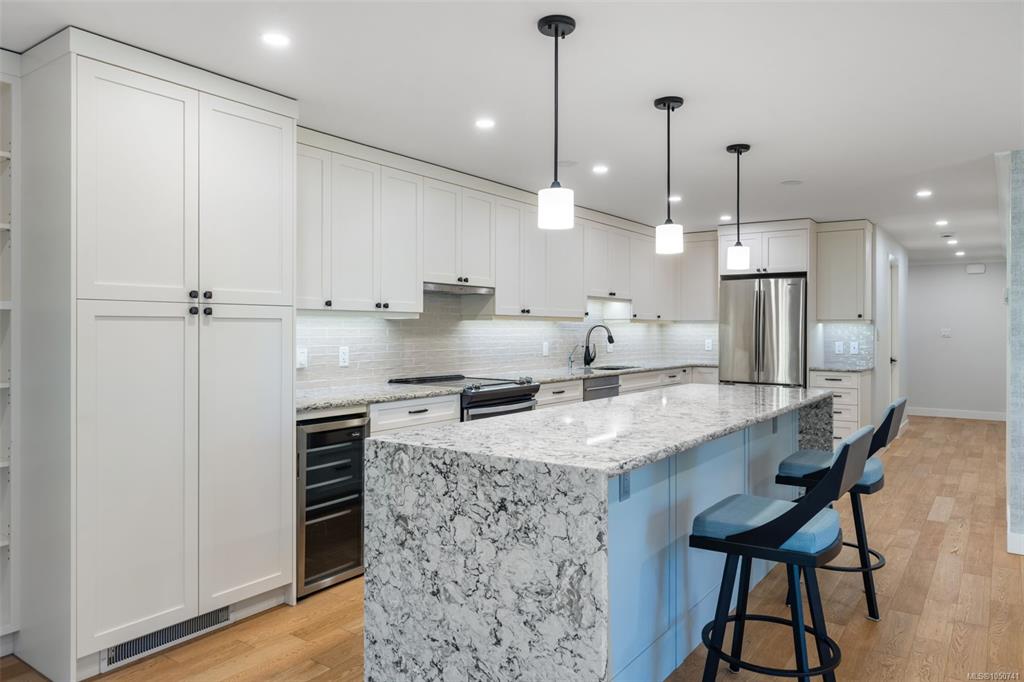 2930 Cook St, 1050741, BC,