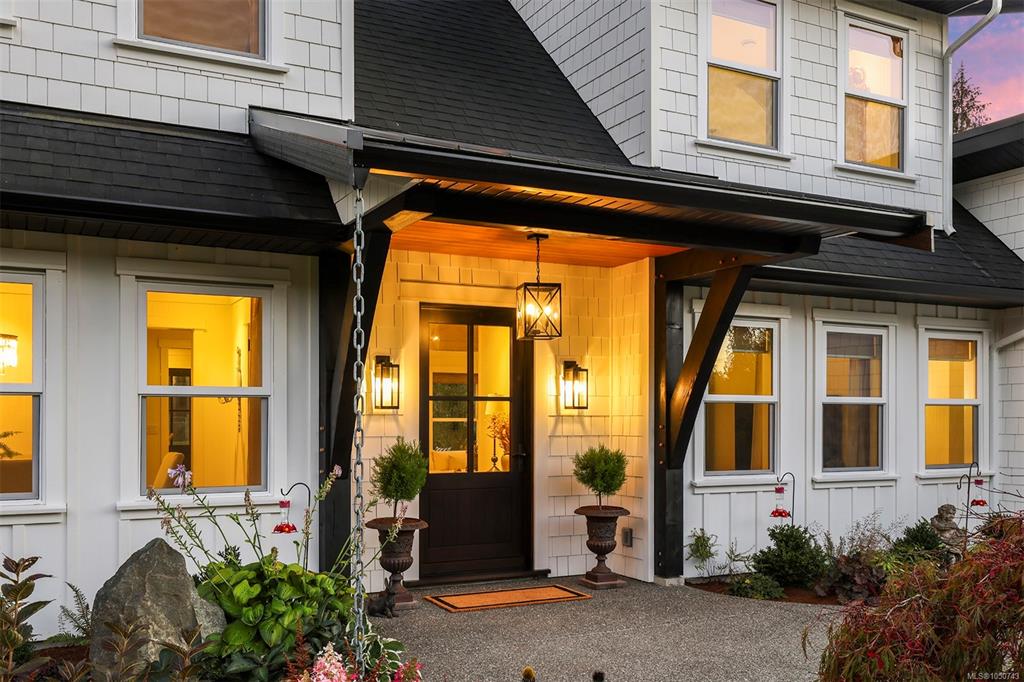 Third View of 3553 Winn Rd, Courtenay, BC, V9J 1N8