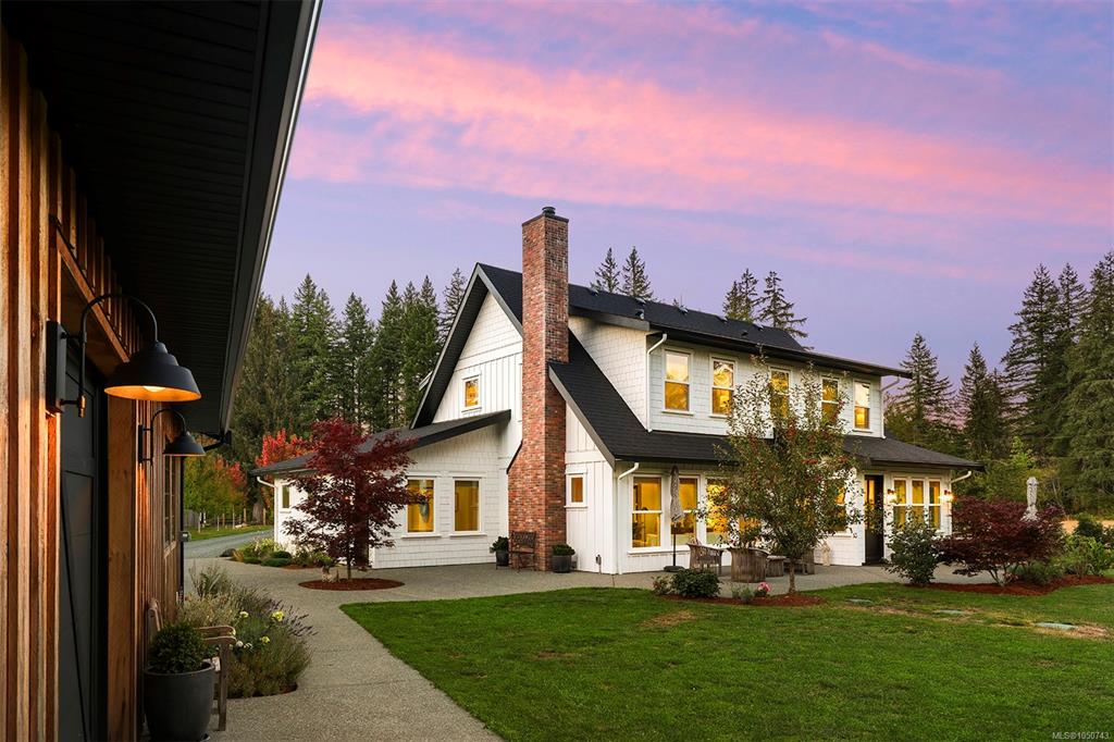 Fifth View of 3553 Winn Rd, Courtenay, BC, V9J 1N8