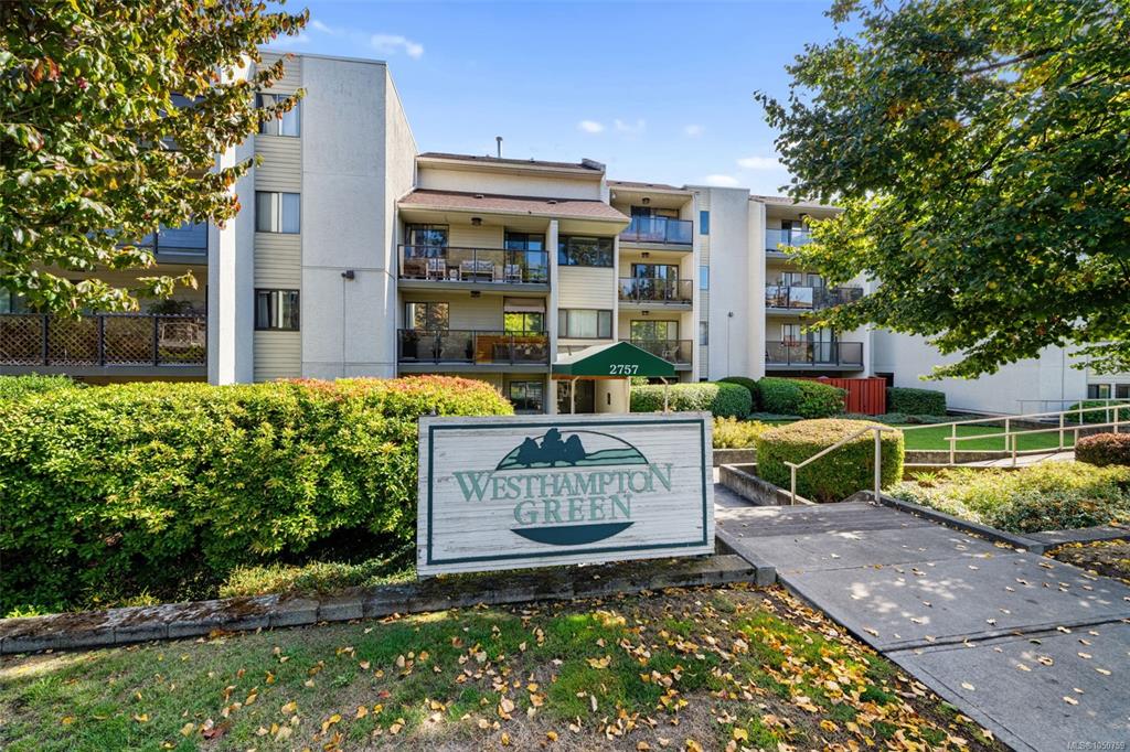 Second View of 2757 Quadra St, Victoria, BC, V8T 4E5