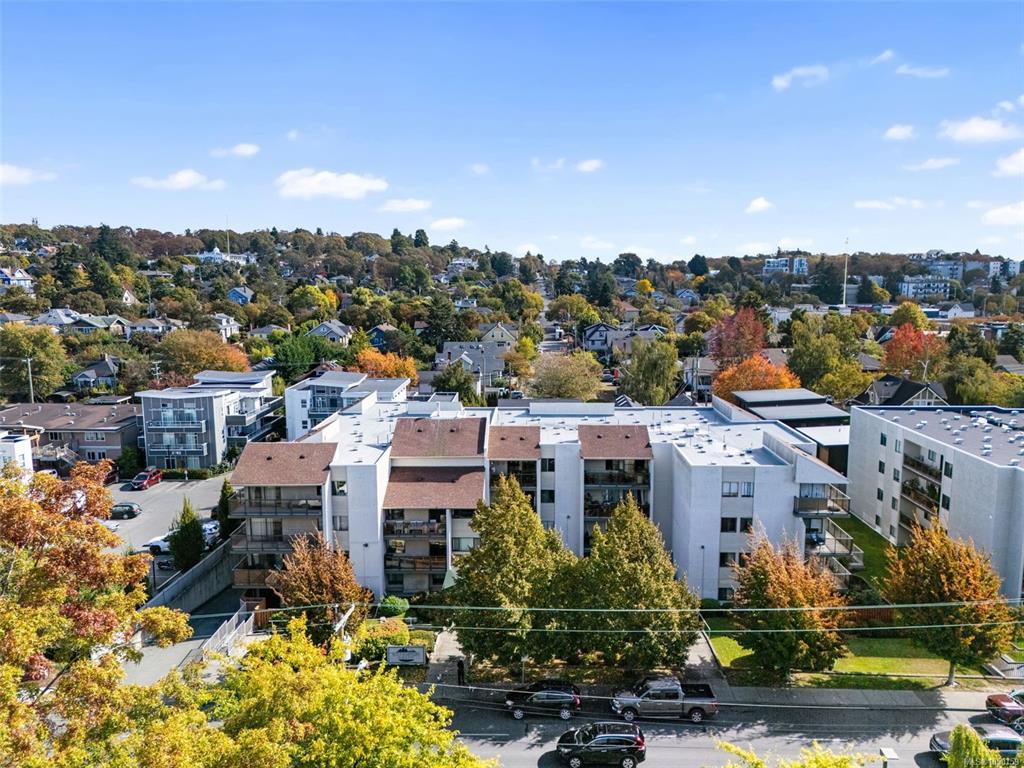 Third View of 2757 Quadra St, Victoria, BC, V8T 4E5