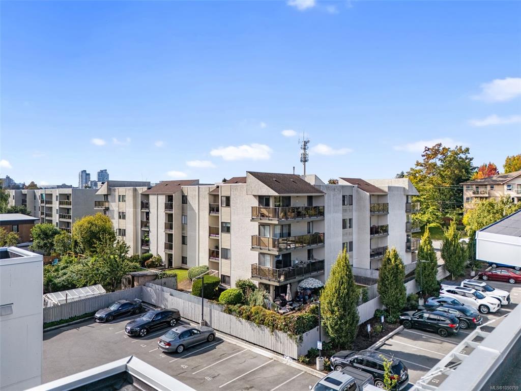 Fourth View of 2757 Quadra St, Victoria, BC, V8T 4E5