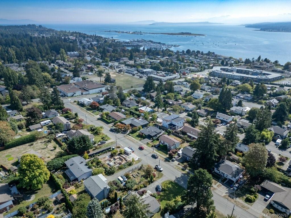 Fourth View of 2158 Downey Ave, Comox, BC, V9M 1W8