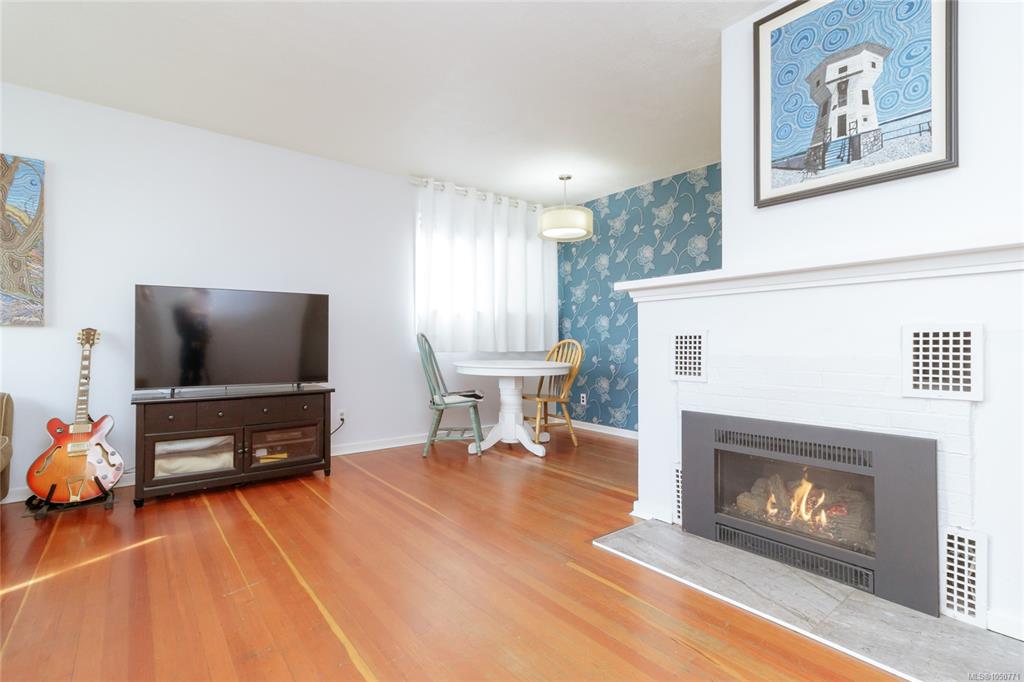 Fourth View of 1747 Newton St, Victoria, BC, V8R 2R1