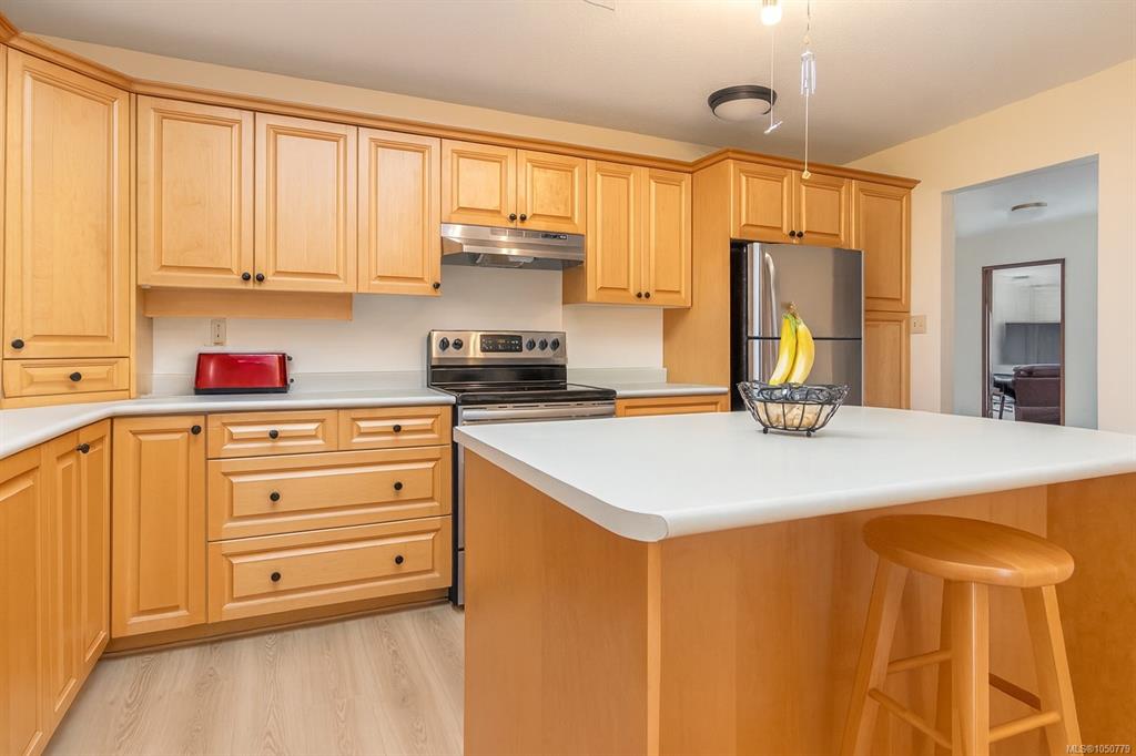 Fifth View of 10880 Grandview Rd, Saltair, BC, V9G 1Z7