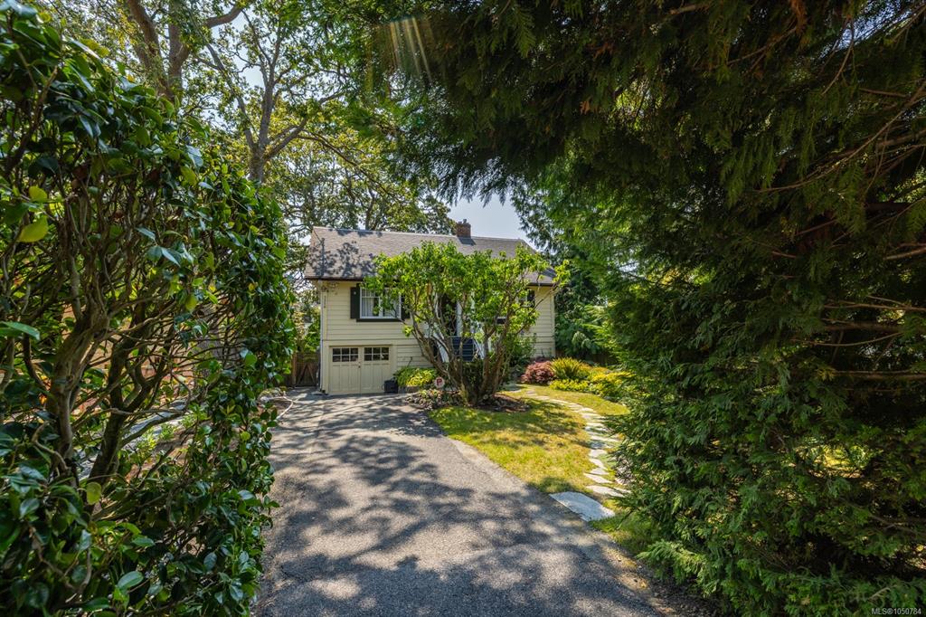 Third View of 3358 Cook St, Saanich, BC, V8X 1A8