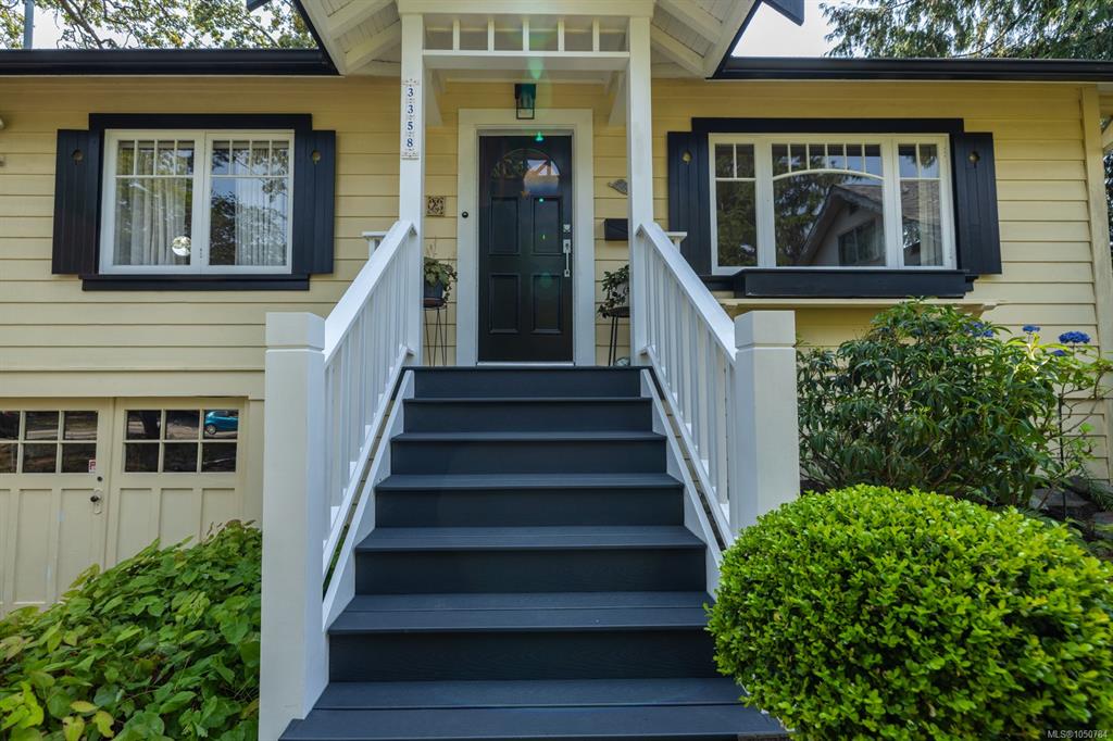 Fourth View of 3358 Cook St, Saanich, BC, V8X 1A8