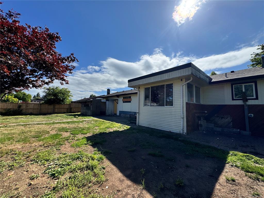 Third View of 365 Carolyn Rd, Campbell River, BC, V9W 3M2