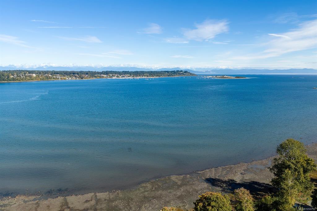 Fourth View of 3632 Island Hwy S, Courtenay, BC, V9N 9T6