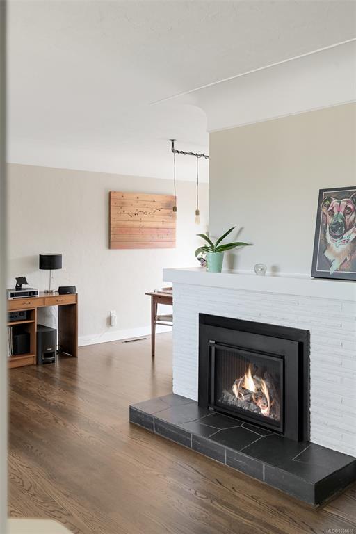 Fifth View of 3221 Service St, Saanich, BC, V8P 4M8