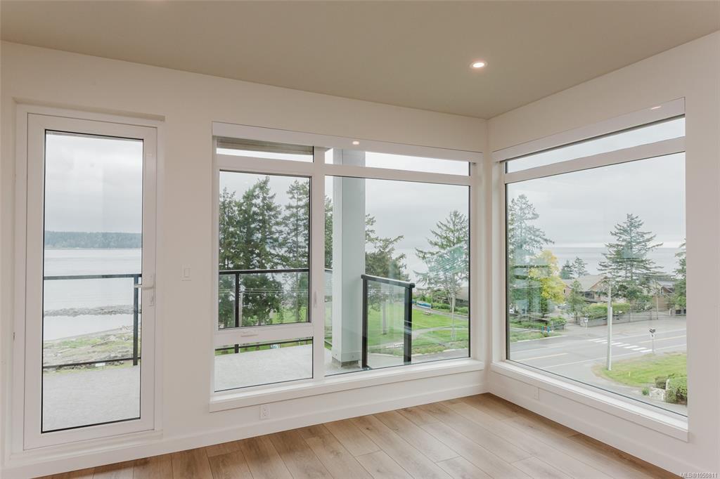 Third View of 684 Island Hwy S, Campbell River, BC, V9W 1A6