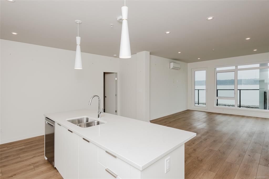 Fifth View of 684 Island Hwy S, Campbell River, BC, V9W 1A6