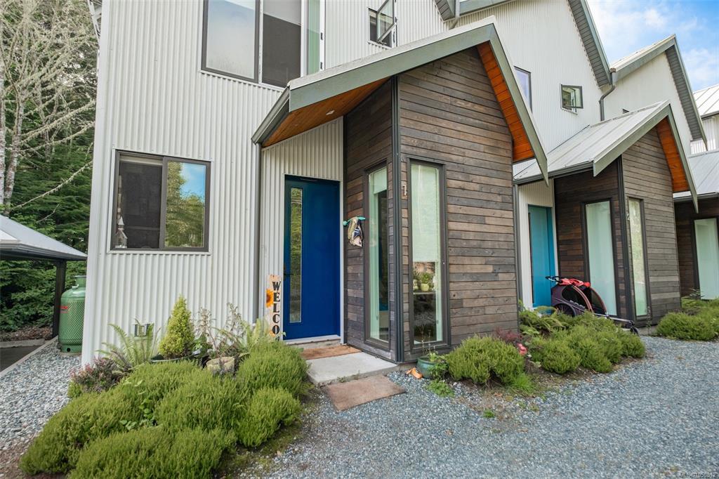 590 Marine Dr, 1050812, BC,