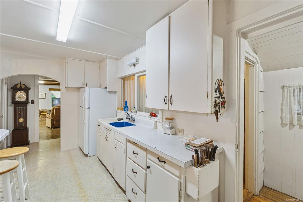 Fifth View of 6110 Island Hwy W, Qualicum Beach, BC, V9K 2E2