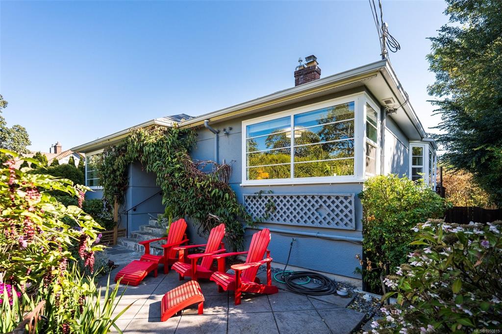 Fourth View of 943 Linkleas Ave, Oak Bay, BC, V8S 5C4