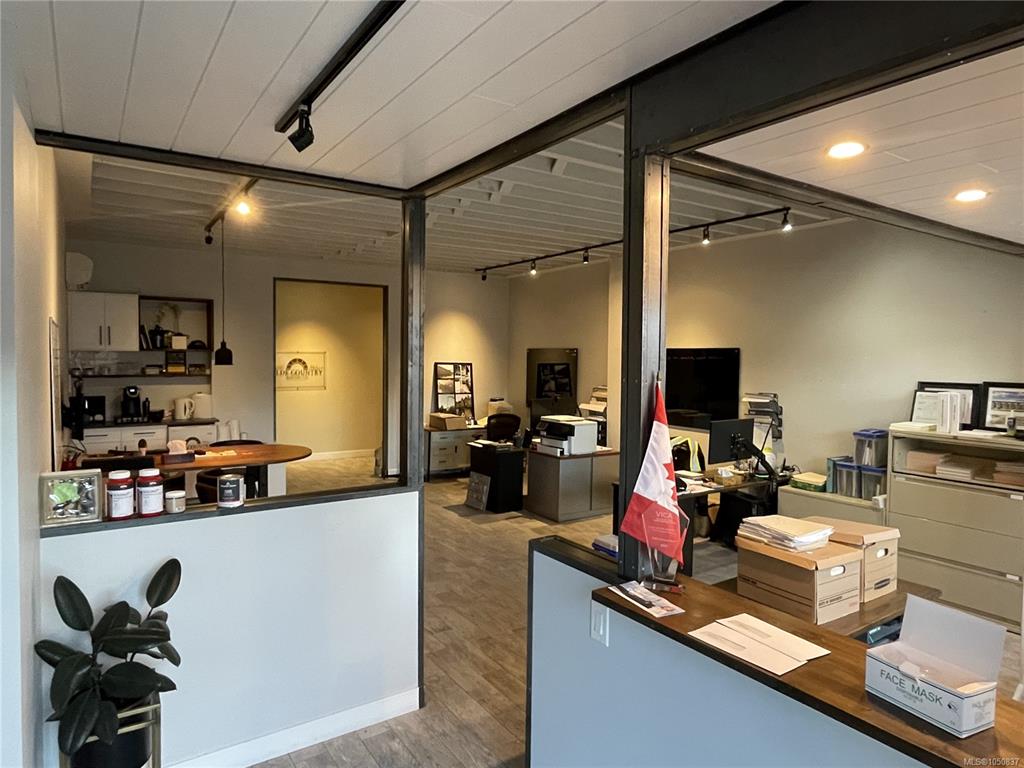 Fourth View of 548 David St, Victoria, BC, V8T 2C8
