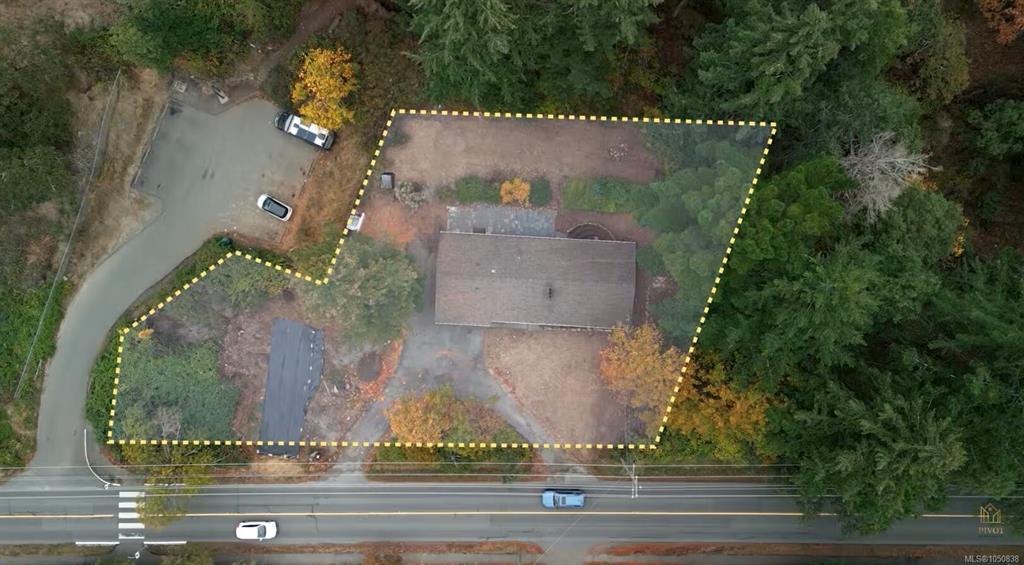 Third View of 4439 Blenkinsop Rd, Saanich, BC, V8X 2C3